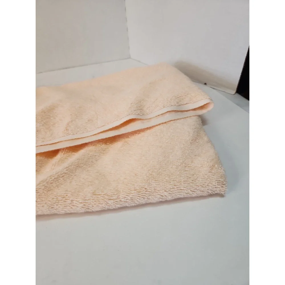 Vtg 1980s Bibb Mills Bath Towel Peach Pink Satin Lace Heart Cottagecore Coquette